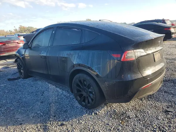 7SAYGDEE7PF876086 2023 TESLA MODEL Y - Image 2