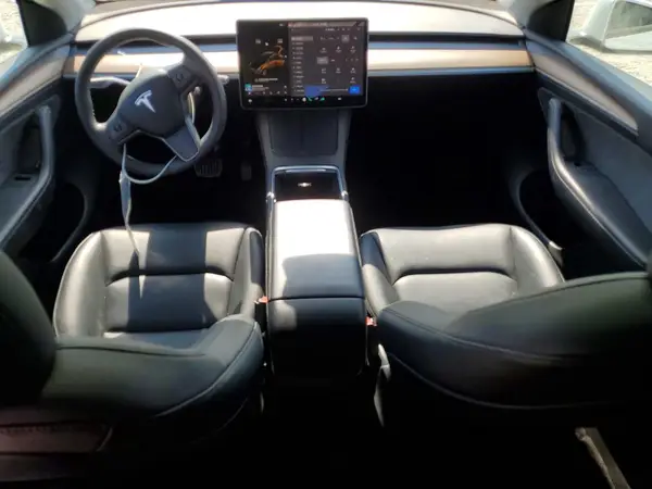 7SAYGDEE7PF880185 2023 TESLA MODEL Y - Image 8
