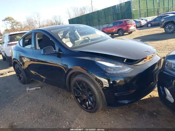 7SAYGDEE7PF882745 2023 TESLA MODEL Y - Image 1