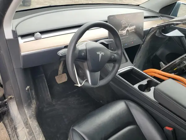 7SAYGDEE7PF892014 2023 TESLA MODEL Y - Image 8