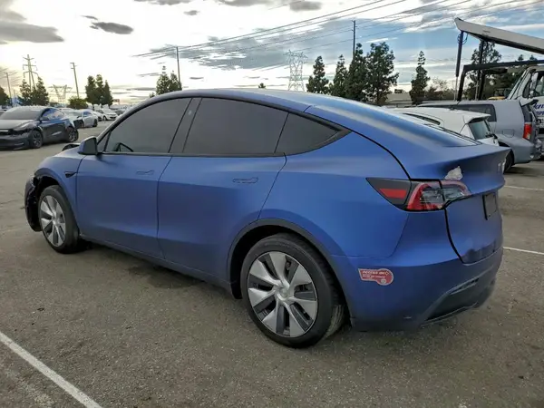 7SAYGDEE7PF899660 2023 TESLA MODEL Y - Image 2