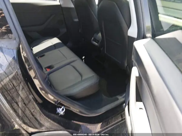 7SAYGDEE7PF920121 2023 TESLA MODEL Y - Image 8
