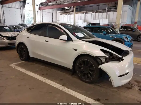 7SAYGDEE7PF936772 2023 TESLA MODEL Y - Image 1
