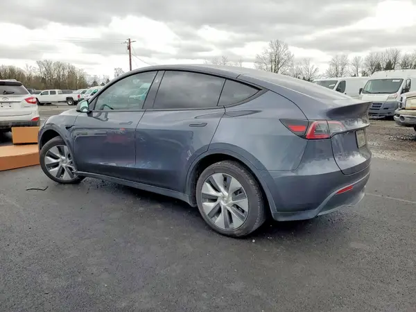 7SAYGDEE7PF936996 2023 TESLA MODEL Y - Image 2