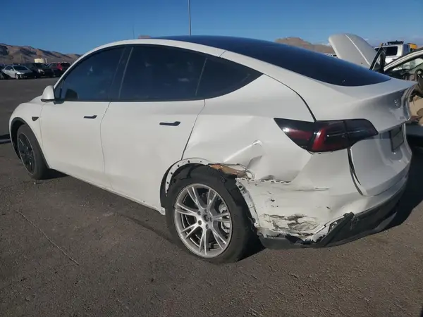 7SAYGDEE7PF938912 2023 TESLA MODEL Y - Image 2