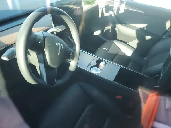 7SAYGDEE7PF938912 2023 TESLA MODEL Y - Image 8