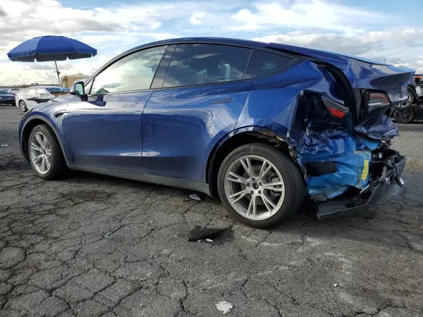 7SAYGDEE7PF943804 2023 TESLA MODEL Y - Image 2