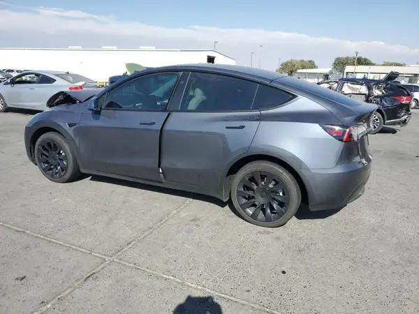 7SAYGDEE7PF948274 2023 TESLA MODEL Y - Image 2