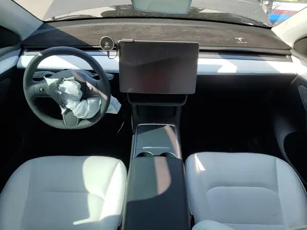 7SAYGDEE7PF948274 2023 TESLA MODEL Y - Image 8