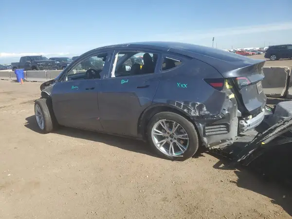 7SAYGDEE7PF965446 2023 TESLA MODEL Y - Image 2
