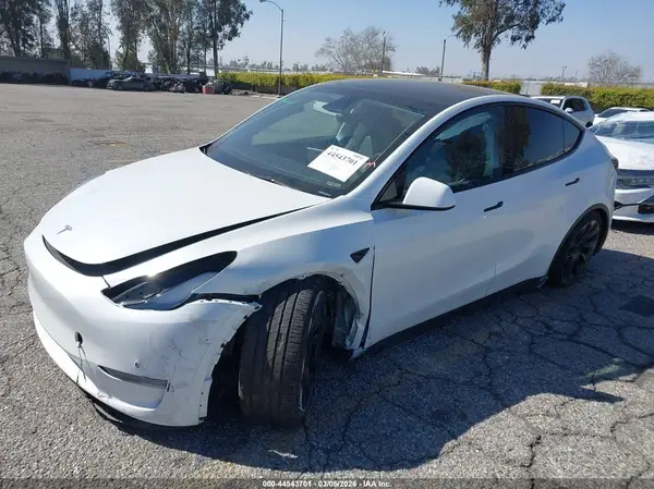 7SAYGDEE7RA215190 2024 TESLA MODEL Y - Image 2