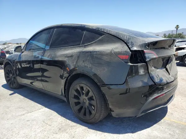 7SAYGDEE7RA215576 2024 TESLA MODEL Y - Image 2