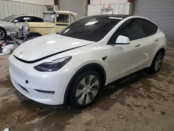 7SAYGDEE7RA226321 2024 TESLA MODEL Y - Image 1