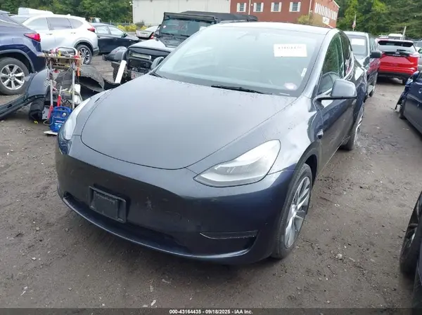 7SAYGDEE7RA228960 2024 TESLA MODEL Y - Image 2