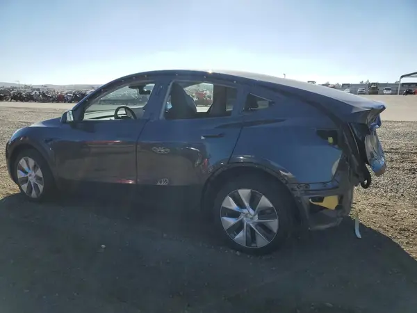 7SAYGDEE7RA233995 2024 TESLA MODEL Y - Image 2