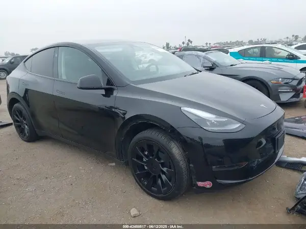 7SAYGDEE7RA236864 2024 TESLA MODEL Y - Image 1