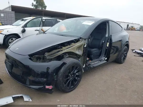 7SAYGDEE7RA236864 2024 TESLA MODEL Y - Image 2