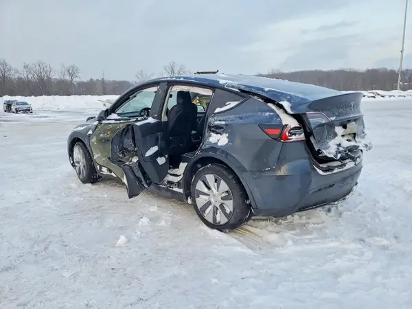 7SAYGDEE7RA238405 2024 TESLA MODEL Y - Image 2