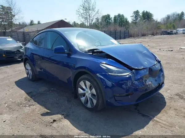 7SAYGDEE7RA240977 2024 TESLA MODEL Y - Image 1