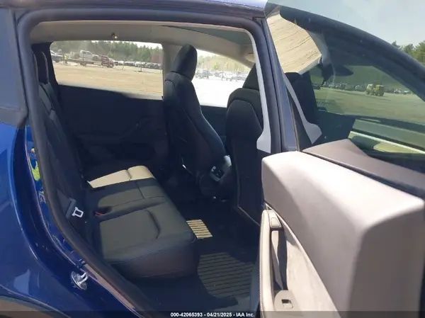 7SAYGDEE7RA240977 2024 TESLA MODEL Y - Image 8