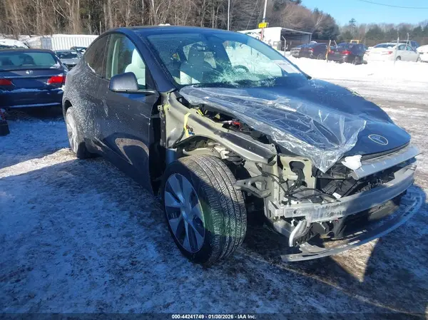 7SAYGDEE7RA253180 2024 TESLA MODEL Y - Image 1