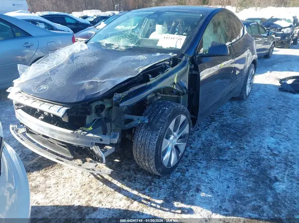 7SAYGDEE7RA253180 2024 TESLA MODEL Y - Image 2