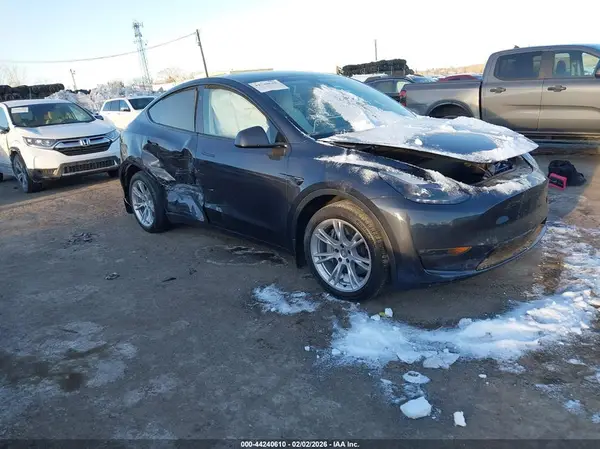 7SAYGDEE7RA254927 2024 TESLA MODEL Y - Image 1