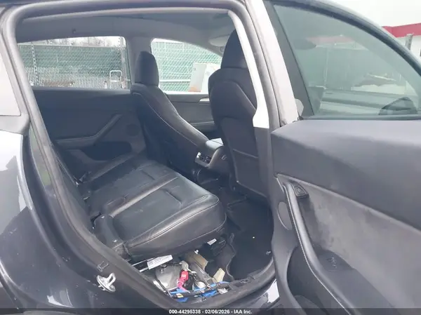 7SAYGDEE7RA255589 2024 TESLA MODEL Y - Image 8