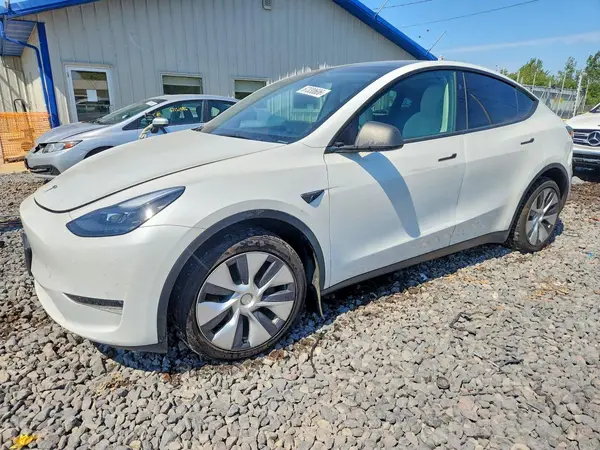 7SAYGDEE7RA258332 2024 TESLA MODEL Y - Image 1