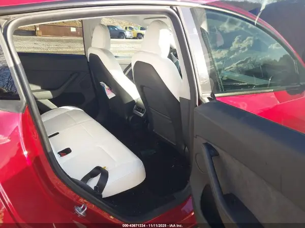 7SAYGDEE7RA260808 2024 TESLA MODEL Y - Image 8