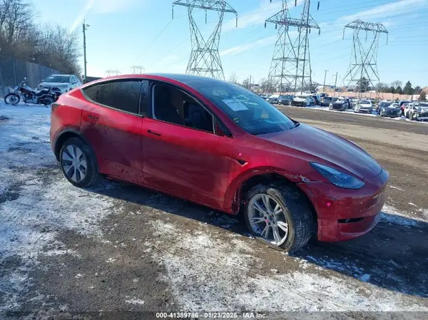 7SAYGDEE7RA261604 2024 TESLA MODEL Y - Image 1