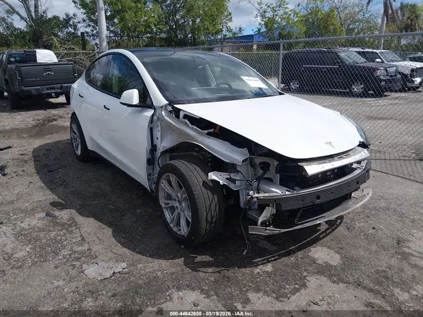 7SAYGDEE7RA266592 2024 TESLA MODEL Y - Image 1