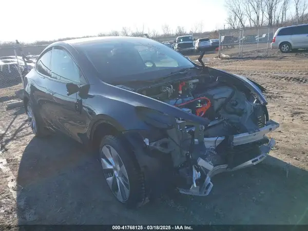 7SAYGDEE7RA269900 2024 TESLA MODEL Y - Image 1