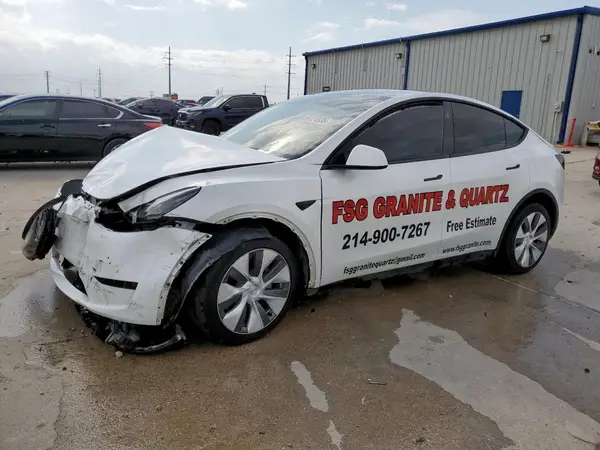 7SAYGDEE7RA277673 2024 TESLA MODEL Y - Image 1