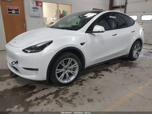 7SAYGDEE7RA281612 2024 TESLA MODEL Y - Image 2