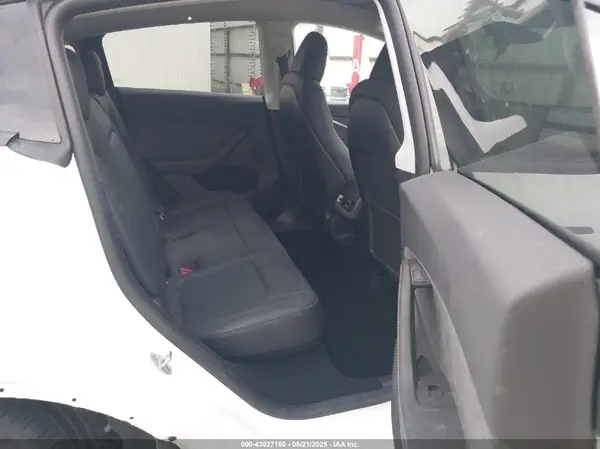 7SAYGDEE7RA289824 2024 TESLA MODEL Y - Image 8