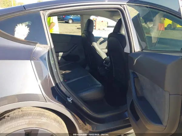 7SAYGDEE7RA294540 2024 TESLA MODEL Y - Image 8