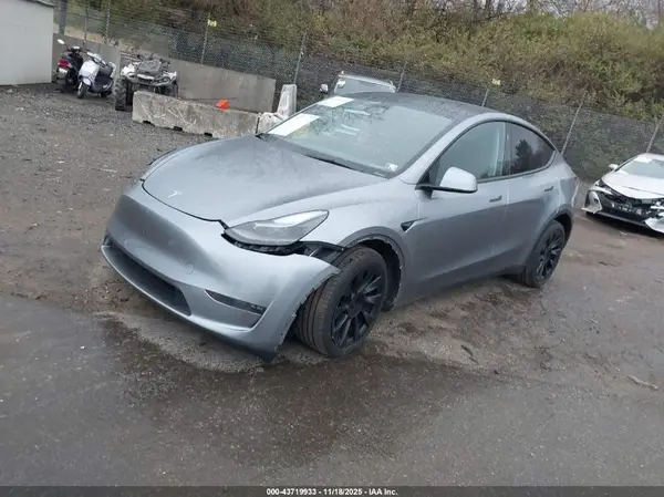 7SAYGDEE7RA298930 2024 TESLA MODEL Y - Image 2