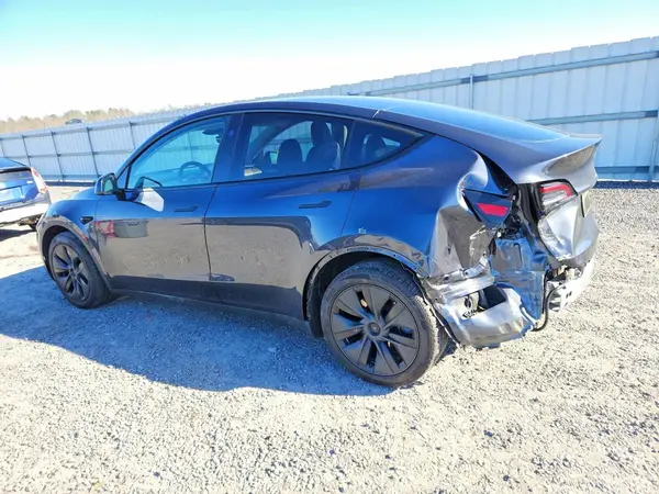 7SAYGDEE7RA300871 2024 TESLA MODEL Y - Image 2