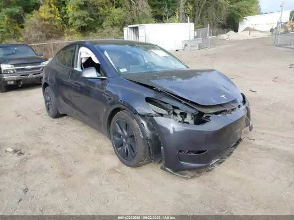 7SAYGDEE7RA301616 2024 TESLA MODEL Y - Image 1