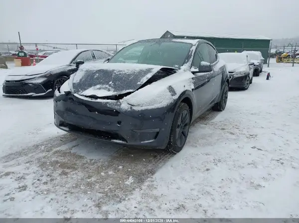 7SAYGDEE7RA302264 2024 TESLA MODEL Y - Image 2