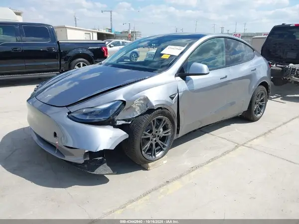 7SAYGDEE7RA320490 2024 TESLA MODEL Y - Image 2