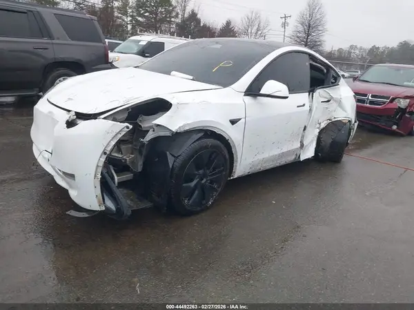 7SAYGDEE7RA325446 2024 TESLA MODEL Y - Image 2