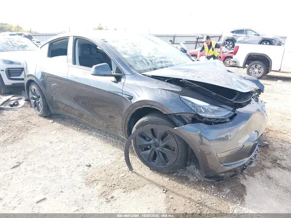 7SAYGDEE7RA329786 2024 TESLA MODEL Y - Image 1