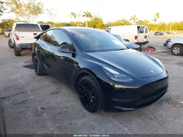 7SAYGDEE7RA333949 2024 TESLA MODEL Y - Image 1