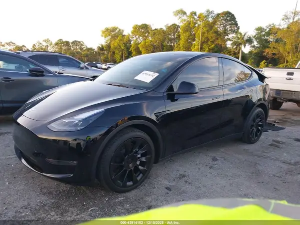 7SAYGDEE7RA333949 2024 TESLA MODEL Y - Image 2