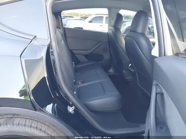 7SAYGDEE7RA333949 2024 TESLA MODEL Y - Image 8