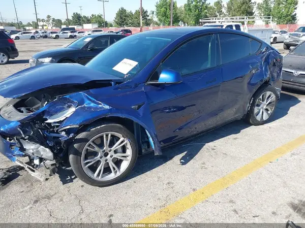 7SAYGDEE7RF007703 2024 TESLA MODEL Y - Image 2