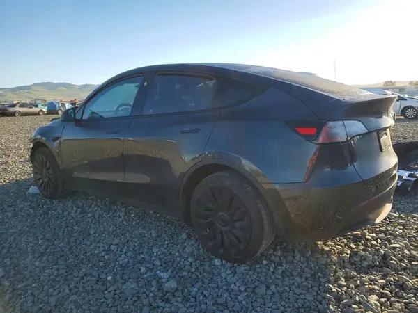 7SAYGDEE7RF013565 2024 TESLA MODEL Y - Image 2