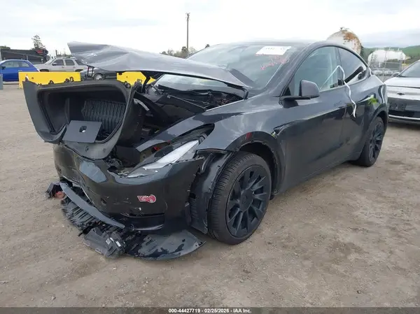 7SAYGDEE7RF014697 2024 TESLA MODEL Y - Image 2